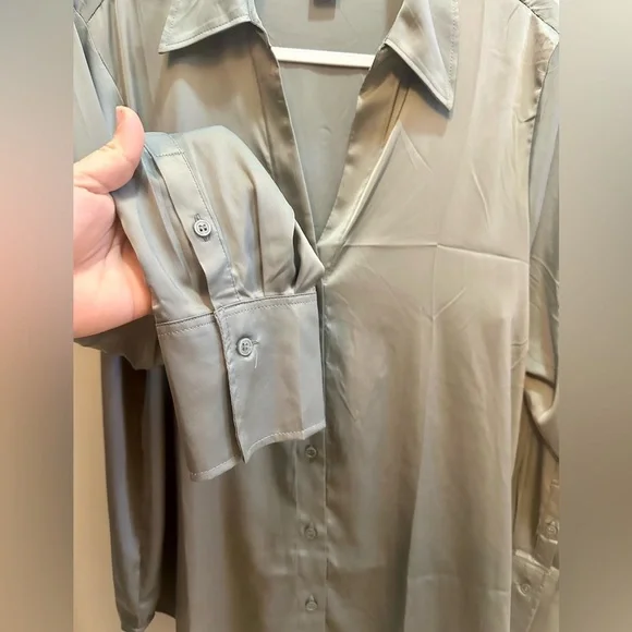 H&M Satin Blouse in Sage Green Button Up Workwear Size L - Picture 6 of 6